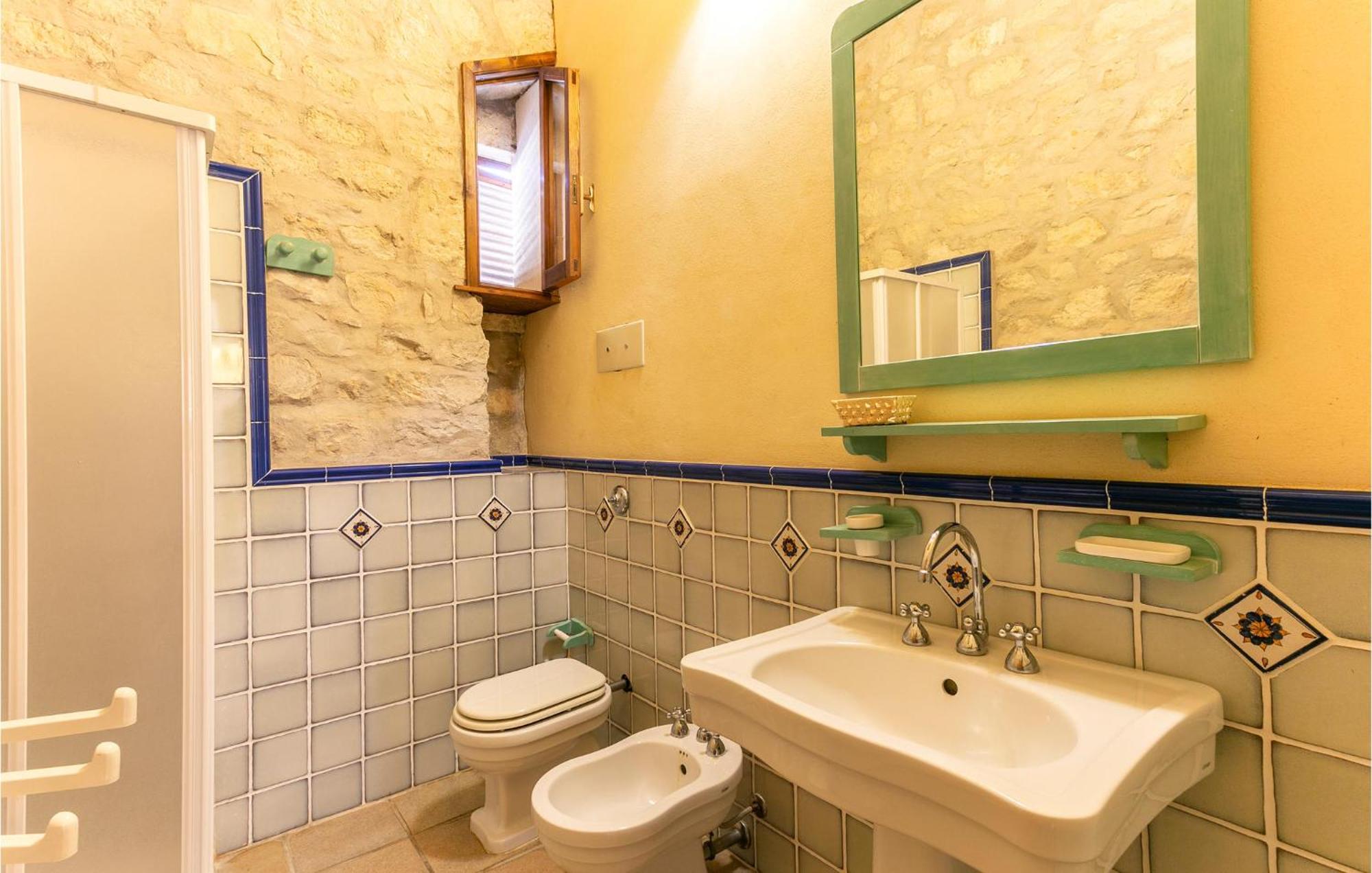 Cozy Home In Ragusa With Kitchen Camemi Exteriör bild